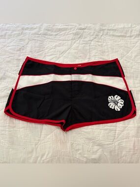 Y2K Victorias Secret Board Shorts Womens XL Black Red Hawaiian Floral